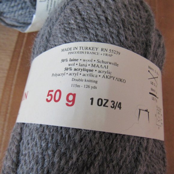 Lot of 4 sks Gray Yarn, Wool Blend, 50g each - Picture 2 of 4